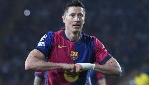 欧冠-记者：莱万、巴尔德仍在恢复，缺席巴萨今日合练