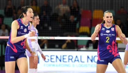 英超-斯坎迪奇逆转取胜升至第三 朱婷17分首度当选MVP