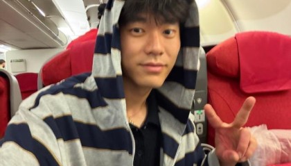 胡荷韬回应落选国足：邵导让我好好养伤；没别的事别瞎猜